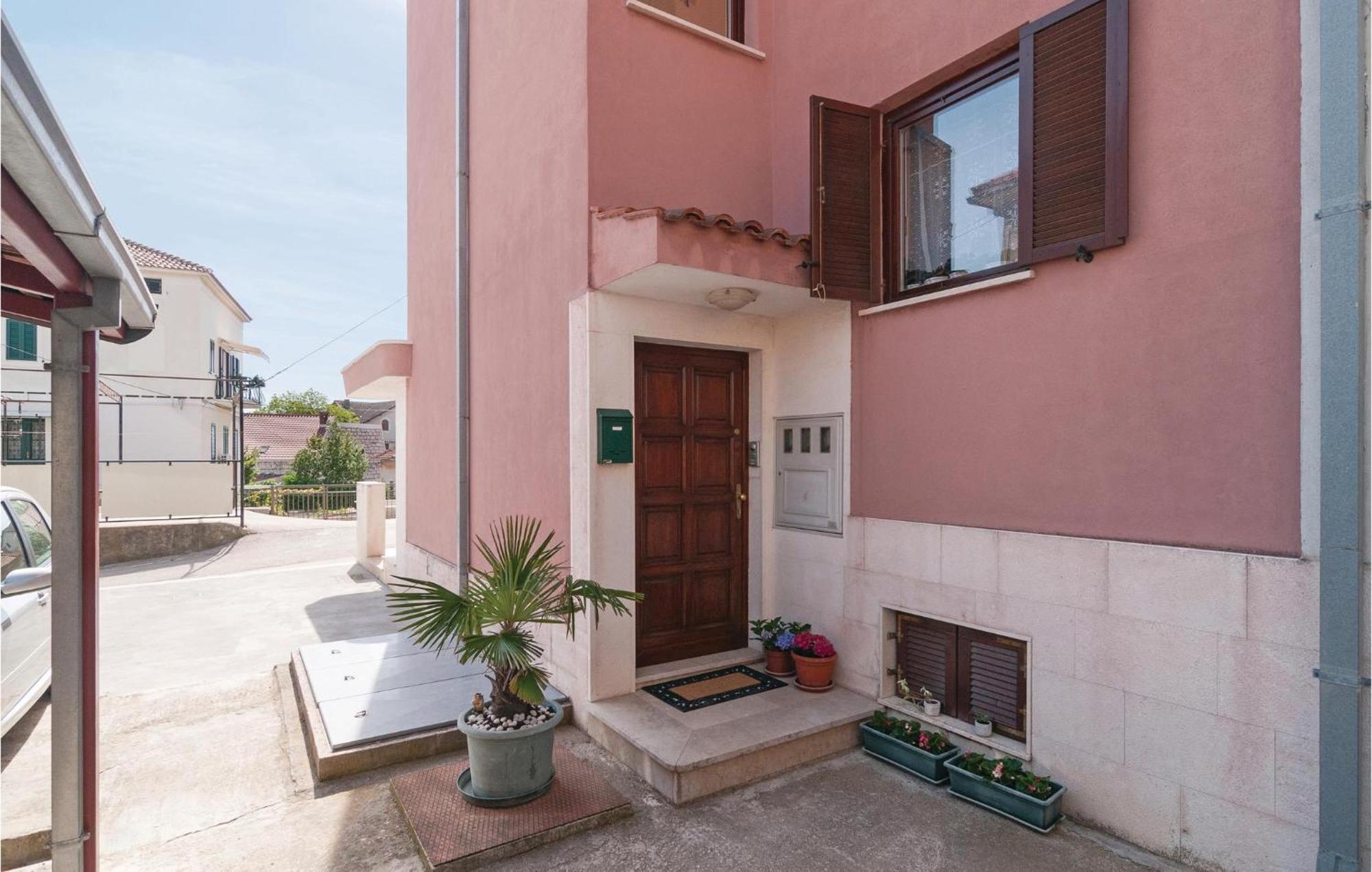 Lovely Apartment In Split With Wifi Eksteriør bilde